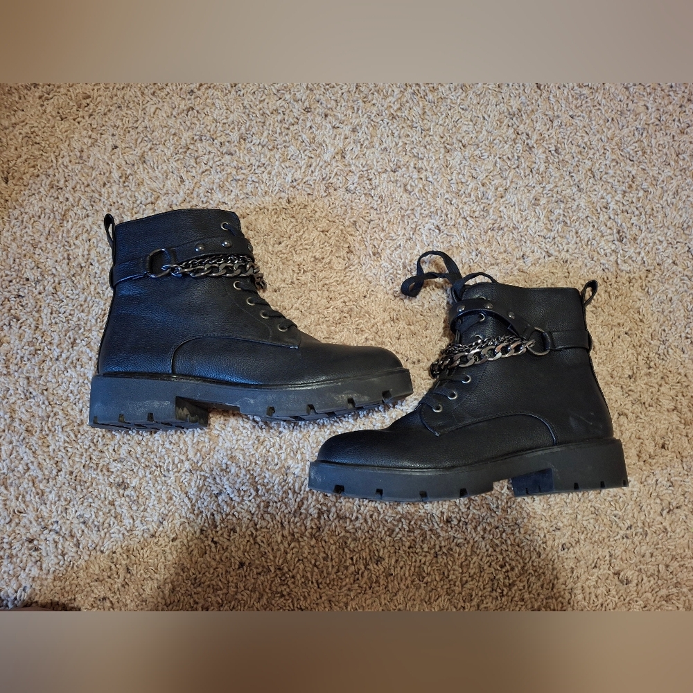 7.5 black boots